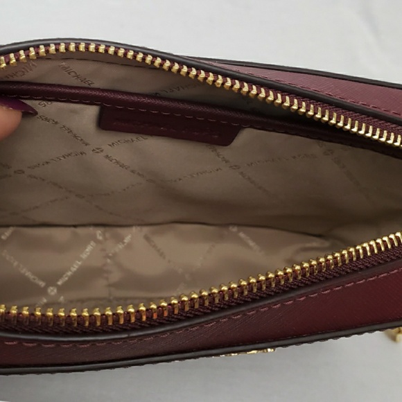 Sold 🔴 Jet Set Item Lg EW Crossbody Merlot - Picture 5 of 7